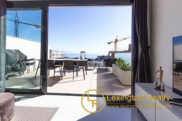 Corner townhouse with sea views in Lexington Realty