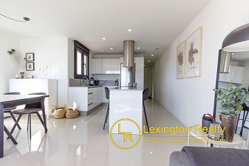 Corner townhouse with sea views in Lexington Realty