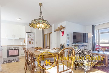 Sea view apartment and community pool in Lexington Realty