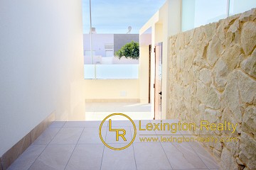 New detached villas with private pools in Rojales in Lexington Realty
