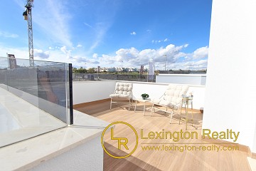 New Villas in a gated community and golf course in Lexington Realty