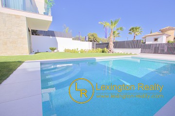 Detached Villa with Private Pool in Finestrat in Lexington Realty