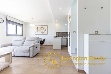 Penthouse with sea views and roof terrace in Arenales del Sol in Lexington Realty