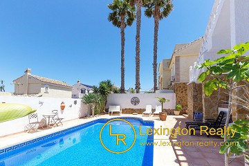 4 bedroom villa wirh private pool for sale in Gran Alacant in Lexington Realty