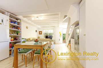 Townhouse in walking distance to the beach and community pool in Lexington Realty