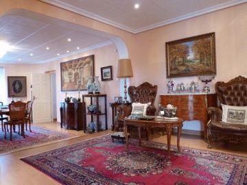 Villa for sale in El Altet in Lexington Realty