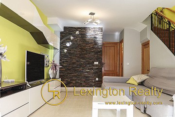 Townhouse with communal pool for sale in Gran Alacant in Lexington Realty