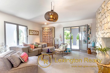 Tastefully refurbished villa in Gran Alacant  in Lexington Realty