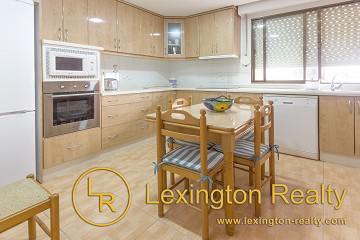 First line apartment for sale in Santa Pola in Lexington Realty