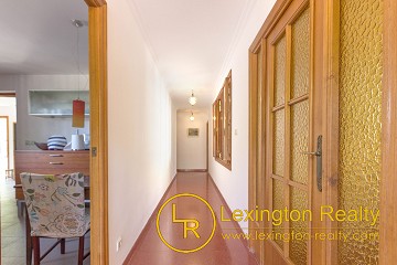 Charming villa in gated area in Lexington Realty