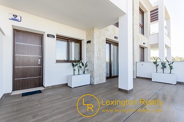  Apartment with pool, parking and storage in Torrevieja in Lexington Realty