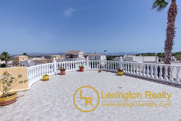 Villa med privat pool in Lexington Realty