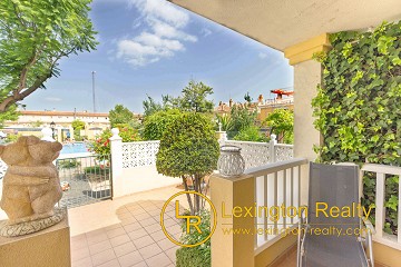 Adosado cerca de la playa in Lexington Realty