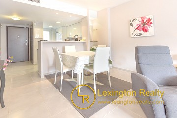 Modern apartment with sea views in Lexington Realty