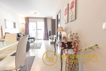 Modern apartment with sea views in Lexington Realty