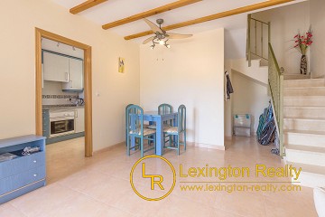 Centrally Located Townhouse in Lexington Realty