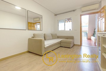 Ground floor apartment with community pool in Lexington Realty