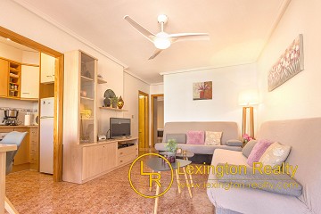 Top floor apartment with seaviews in Lexington Realty