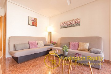 Top floor apartment with seaviews in Lexington Realty