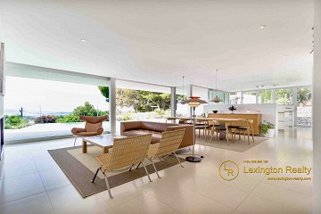 Moderne Villa mit Meerblick  in Lexington Realty