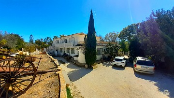 Sea view-Finca, walking distance to Altea in Lexington Realty